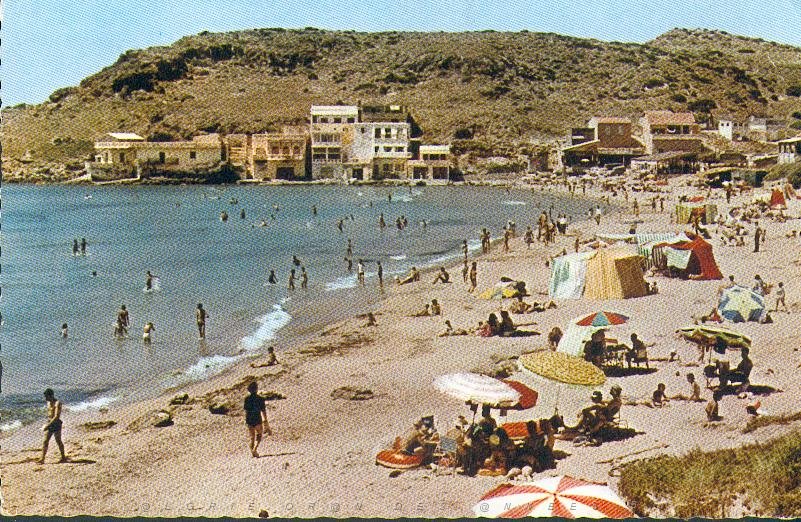 ORAN LA PLAGE DE LA MADRAGUE.jpg